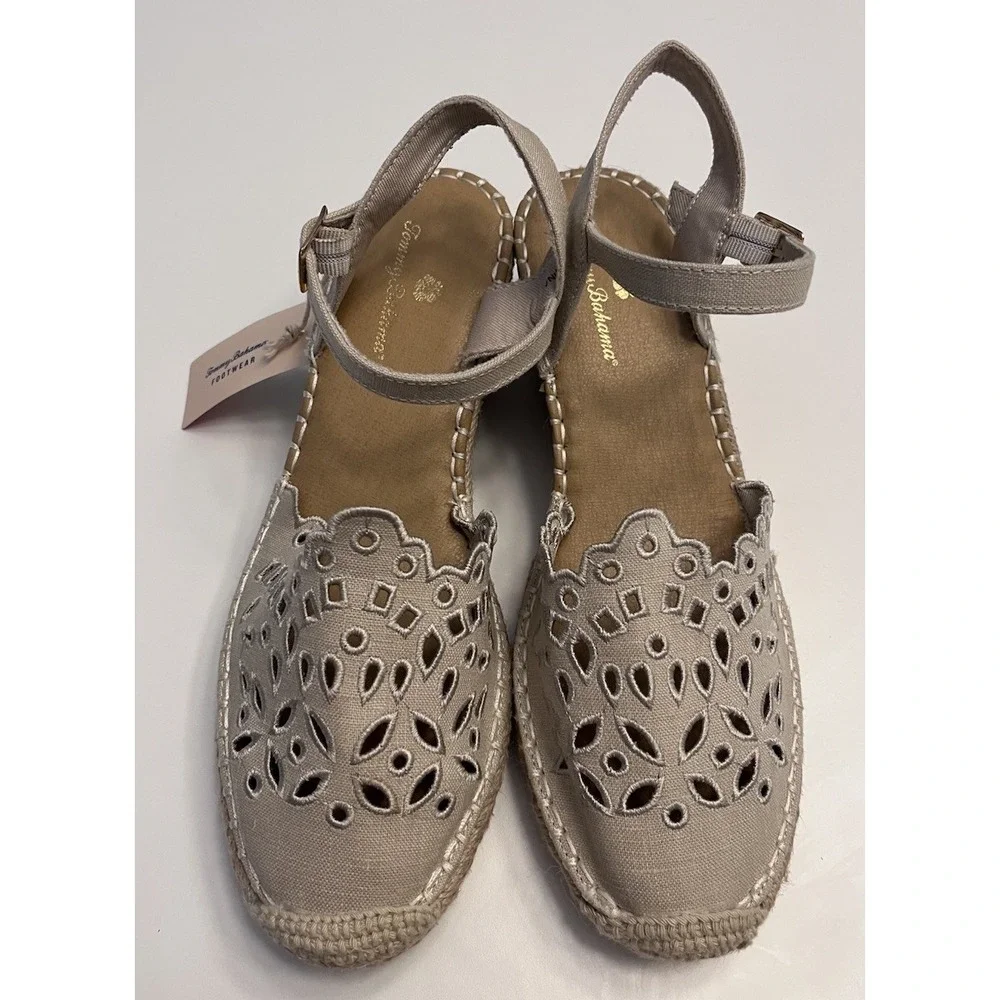 New TOMMY BAHAMA 9M Sandal Daphne Espadrille Wedge Eyelet Broderie Anglaise Tan